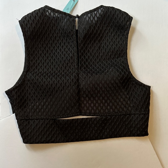 NWT.  She & Sky black crop top. - Picture 5 of 12